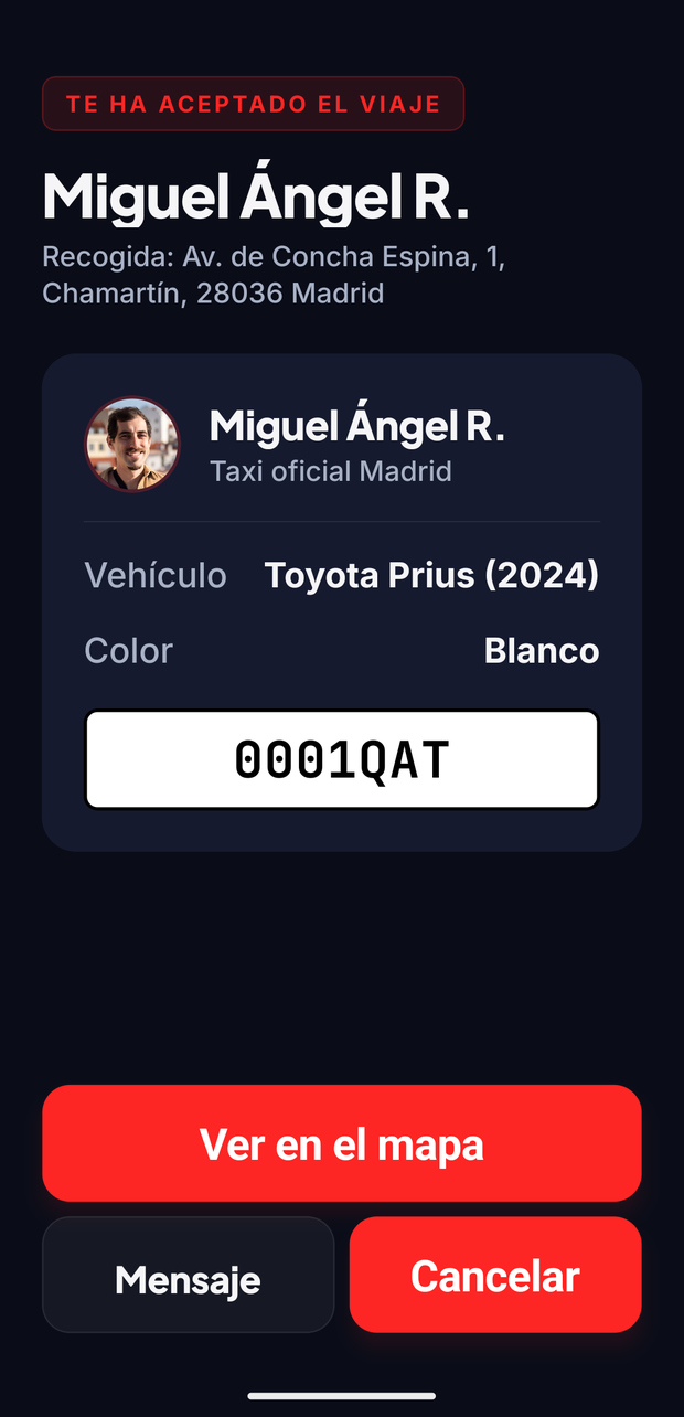 Pantalla de TAXSIYA con el conductor asignado: nombre, modelo de coche, color y matrícula